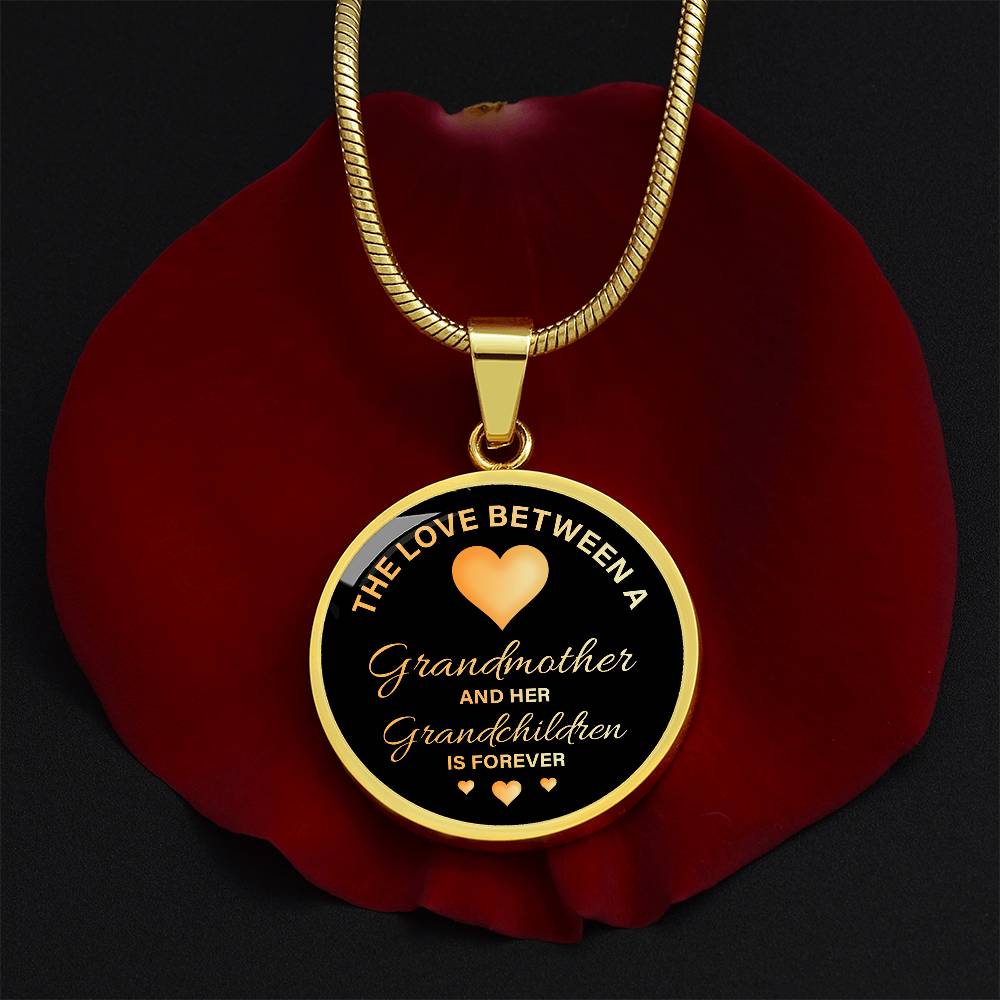Luxury Graphic Circle Necklace - The love between a grandmother