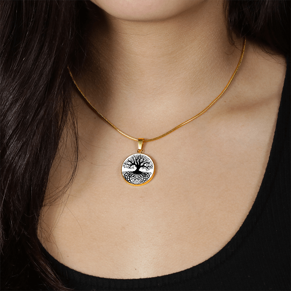 Luxury Graphic Circle Necklace