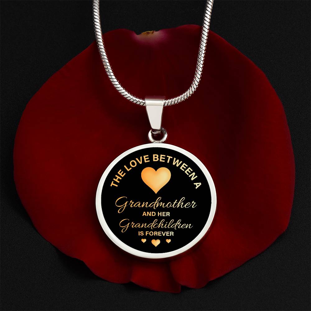 Luxury Graphic Circle Necklace - The love between a grandmother