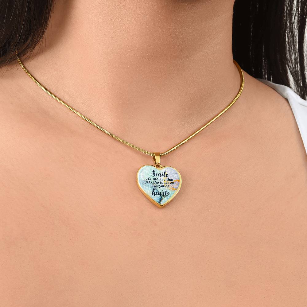 Luxury Graphic Heart Necklace - Smile